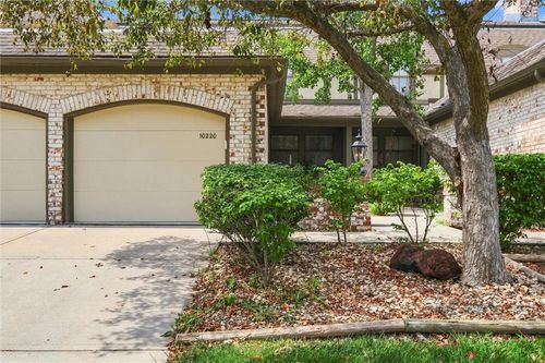 10220 Foster St, Overland Park, KS, 66212-2549 | Card Image