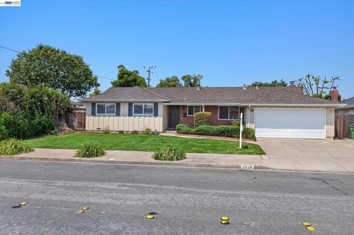 5279 Eggers Dr, Fremont, CA, 94536-7141 | Card Image