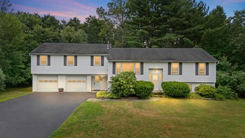 17 May Dr, Merrimack, NH, 03054-4521 | Card Image