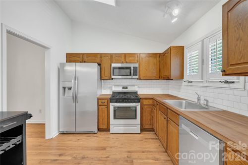 401 Wellington Hills Cir, Salisbury, NC, 28147-7959 | Card Image