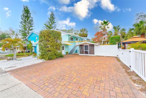 604 Pennsylvania Ave, CRYSTAL BEACH, FL, 34681 | Card Image