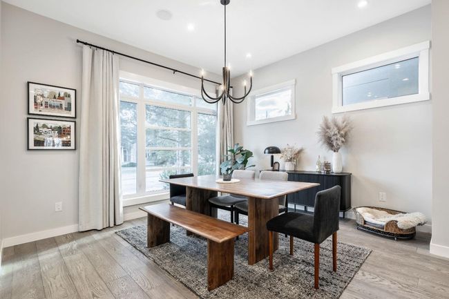 2523 21 St Sw, Home with 4 bedrooms, 3 bathrooms and 2 parking in Calgary AB | Image 4