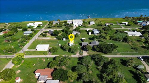 424 1st St, Bayside, TX, 78340 | Card Image