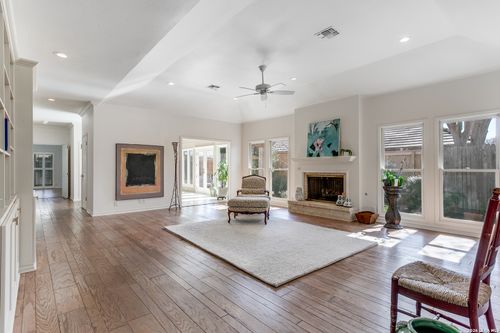 27 Cheshire Ct, San Antonio, TX, 78218-1750 | Card Image