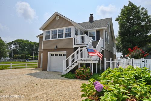 739 Princeton Ave, Brick, NJ, 08724-4860 | Card Image
