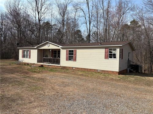 125 Maple Hollow Rd, Mount Airy, NC, 27030-8744 | Card Image