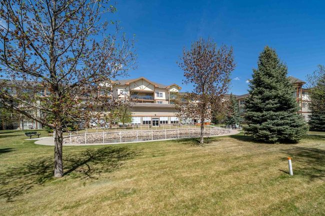 74 Park Meadows Lane Se, Townhouse with 3 bedrooms, 3 bathrooms and 3 parking in Medicine Hat AB | Image 48