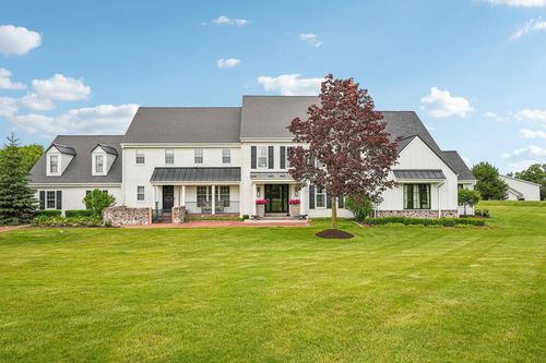 13700 N Riverland Road, Mequon, WI, 53097 | Card Image