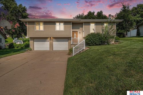 10723 Borman Cir, Omaha, NE, 68127-2927 | Card Image