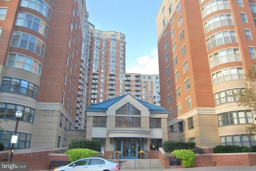 506w-3835 9th St N, ARLINGTON, VA, 22203-5813 | Card Image