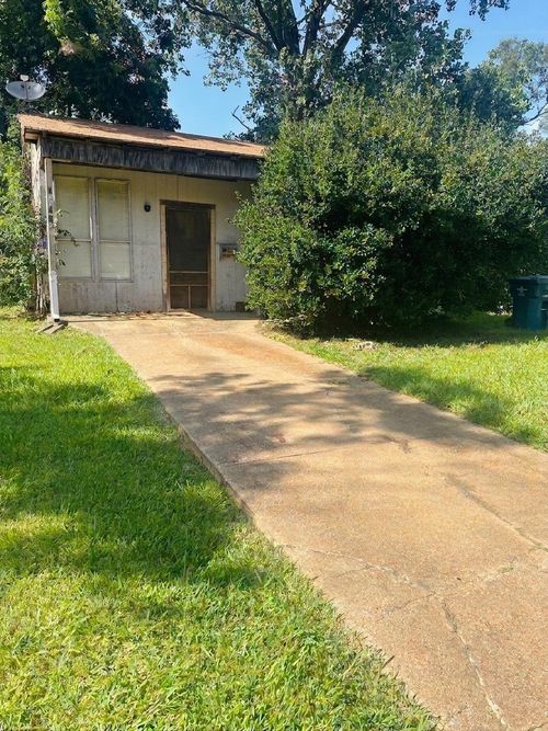 1605 W Johnson St, Denison, TX, 75020-1734 | Card Image