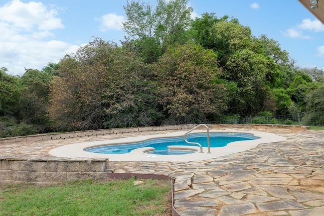 10565 N Highway 77, House other with 3 bedrooms, 3 bathrooms and 4 parking in Lexington TX | Image 32
