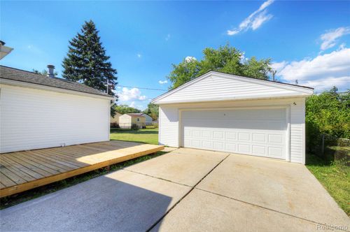30570 Leroy St, Romulus, MI, 48174-3292 | Card Image