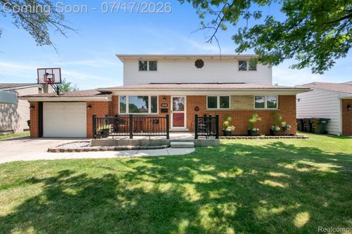 33630 Viceroy Dr, Sterling Heights, MI, 48310-5864 | Card Image