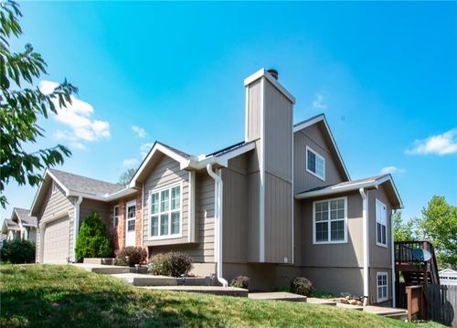 4824 24th St, Lawrence, KS, 66047-9622 | Card Image
