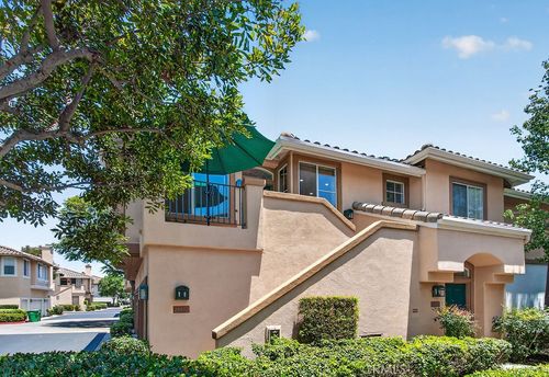 2600 Ladrillo Aisle, Irvine, CA, 92606-8816 | Card Image