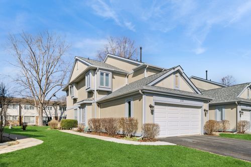 329 Redwing Dr, Deerfield, IL, 60015-3686 | Card Image