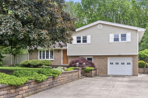 9220 Mount Gilead Rd, Fredericktown, OH, 43019-9594 | Card Image