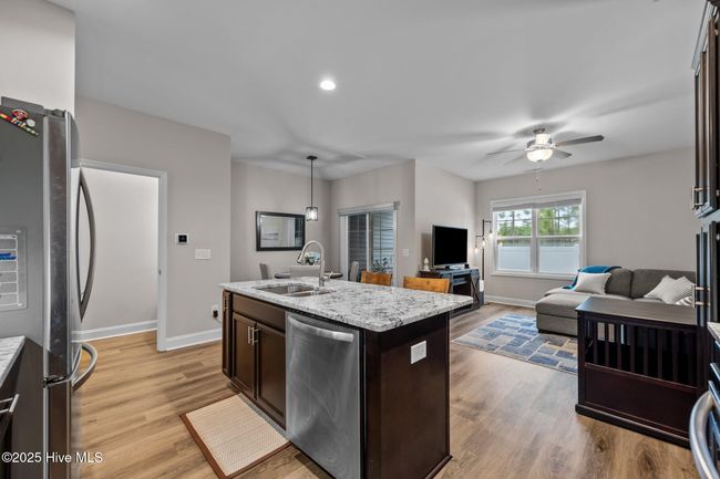 323 S Stingray Ln, Townhouse with 3 bedrooms, 3 bathrooms and 1 parking in Sneads Ferry NC | Image 8