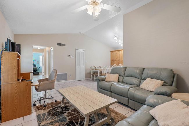 618 Murphy Rd, House other with 4 bedrooms, 2 bathrooms and null parking in WINTER SPRINGS FL | Image 17