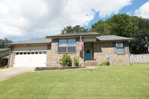 221 Karen Ct, Niceville, FL, 32578-2613 | Card Image