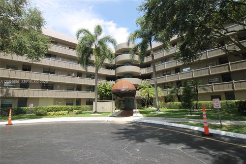 216-900 Colony Point Cir, Pembroke Pines, FL, 33026 | Card Image
