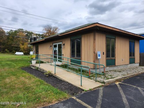 430 Dix Ave, Queensbury, NY, 12804-3961 | Card Image