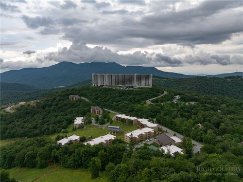 2301-303 Sugar Top Dr, Sugar Mountain, NC, 28604-4301 | Card Image