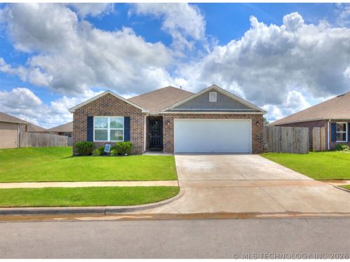 8514 E 162nd Street S, Bixby, OK, 74008 | Card Image
