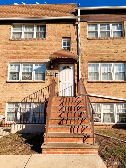 413 College Drive, Edison, NJ, 08817 | Card Image