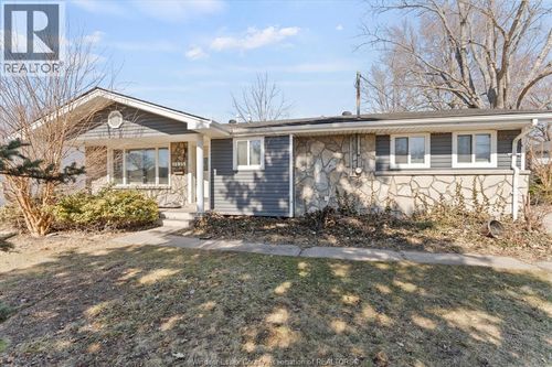 1525 Stuart Boulevard, Lasalle, ON, N9J1Y5 | Card Image