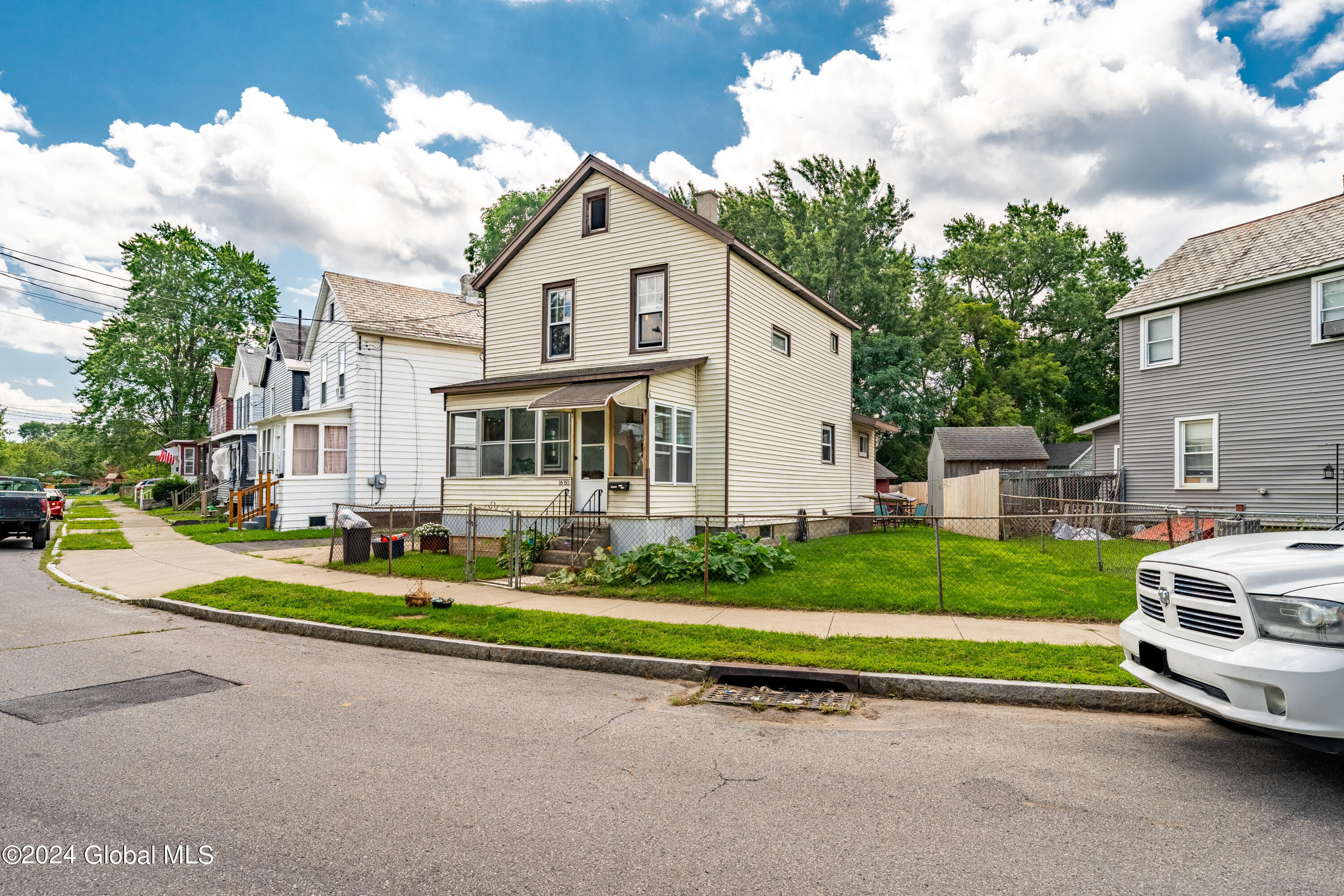 Lake Blvd, Schenectady, NY 12304