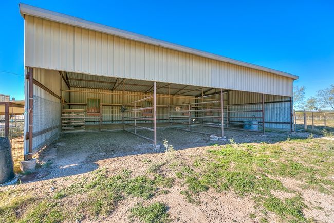 Horse Stall | Image 36