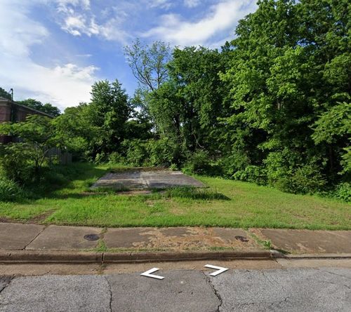 142 W Davant Ave, Memphis, TN, 38109 | Card Image