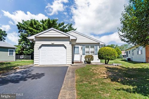 17 La Casta Ct, Toms River, NJ, 08757-5919 | Card Image