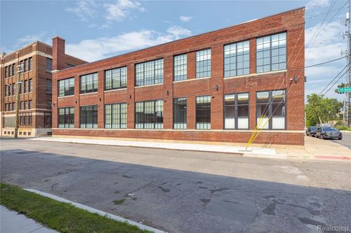 106-603 E Milwaukee St, Detroit, MI, 48202-3245 | Card Image