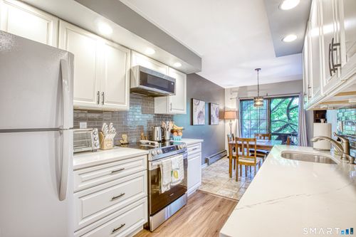393-50 Aiken St, Norwalk, CT, 06851-2032 | Card Image