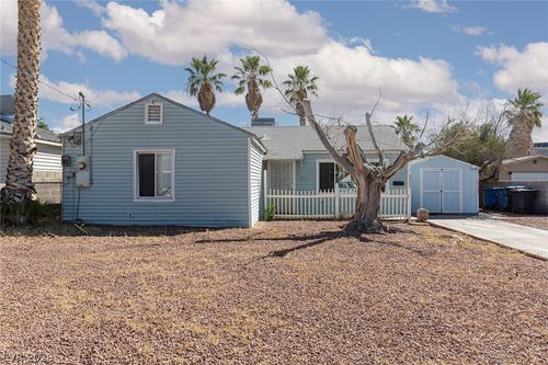 111 Ivy St, Henderson, NV, 89015-5218 | Card Image
