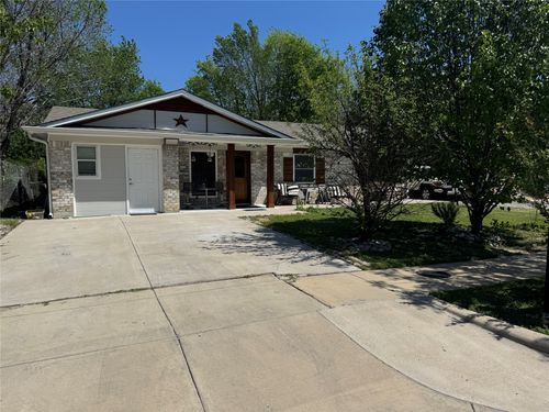 320 Pecan St, Wilmer, TX, 75172-1512 | Card Image