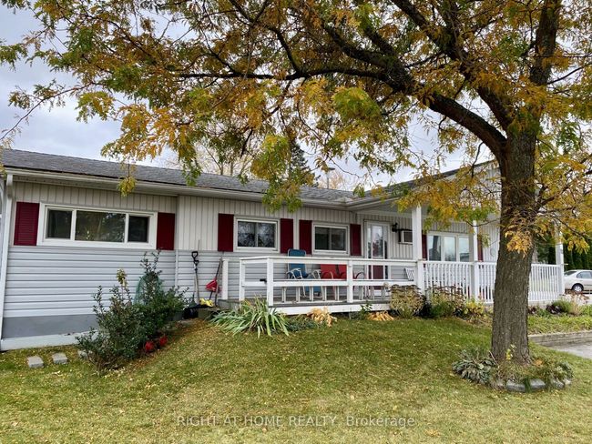 11 Locust Hill Dr, House other with 2 bedrooms, 1 bathrooms and 2 parking in Innisfil ON | Image 15