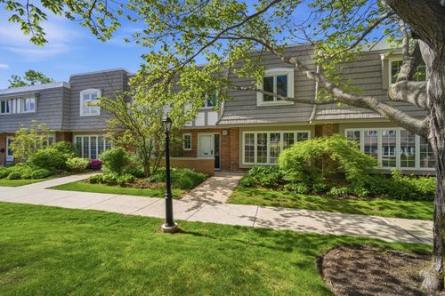 1490 Avignon Ct, Highland Park, IL, 60035-3901 | Card Image