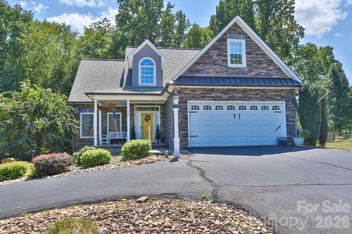 208 Triplett St, Jonesville, NC, 28642-2332 | Card Image