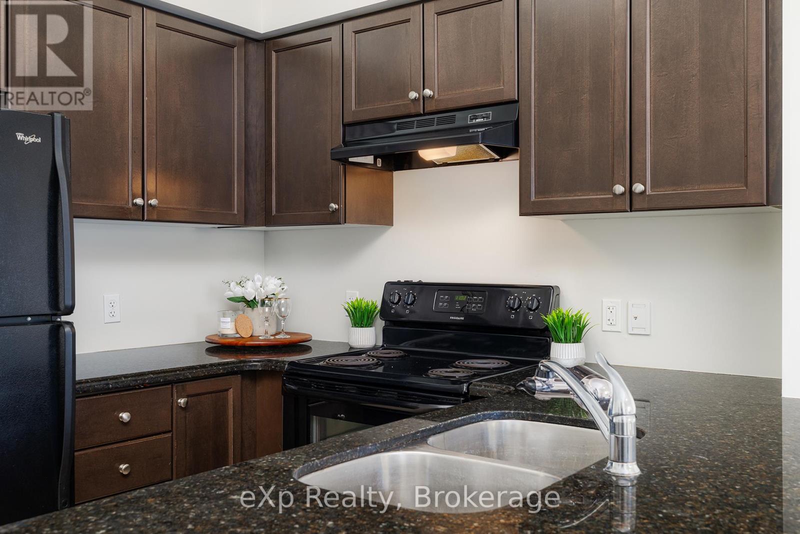 Residential in Guelph (Pineridge/Westminster Woods) 5