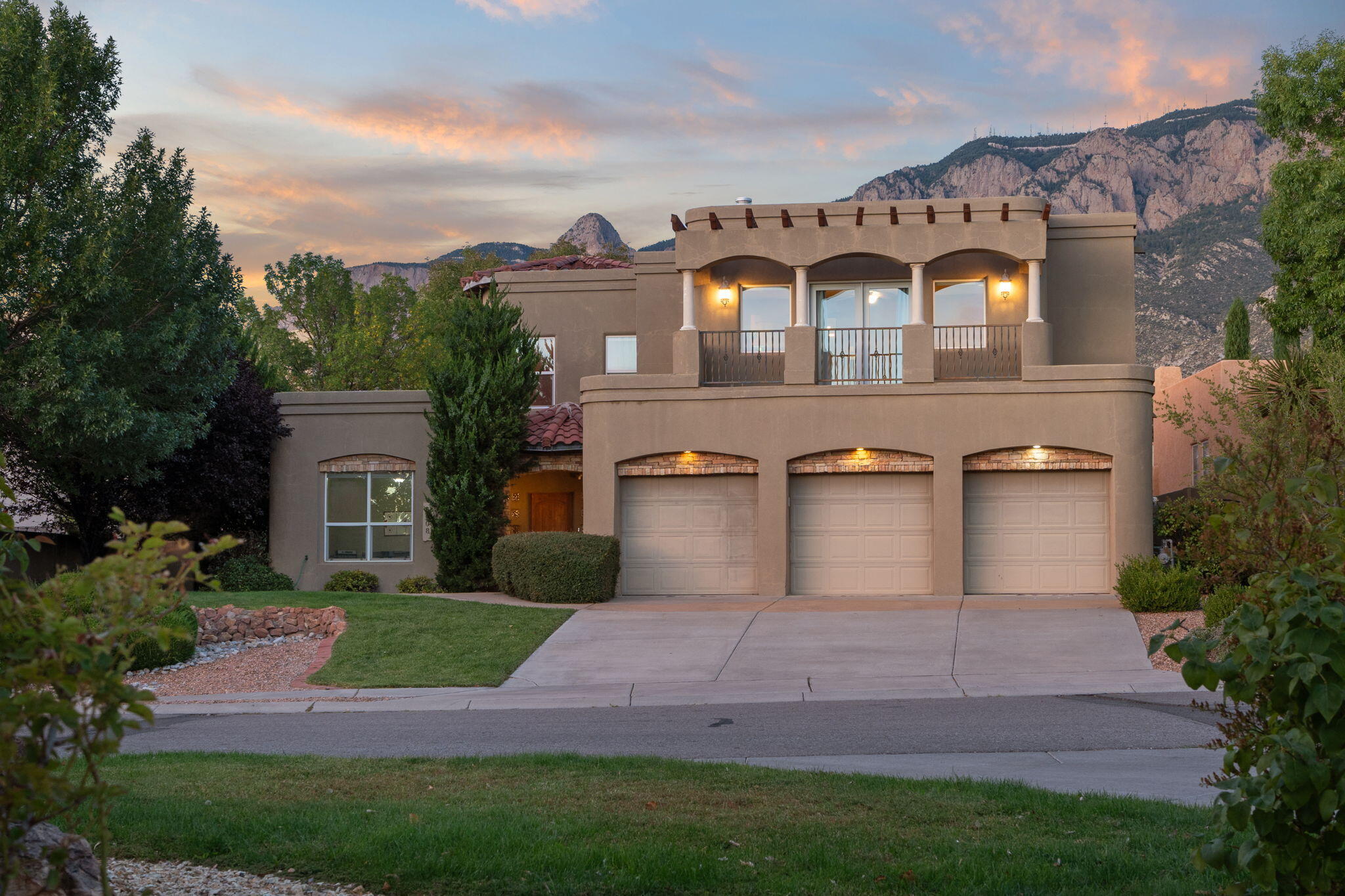 Pristine Dr, Albuquerque, NM 87122