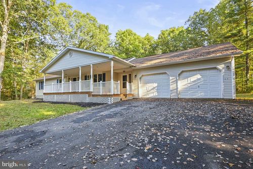 138 Pine Grove Rd, GARDNERS, PA, 17324-8820 | Card Image