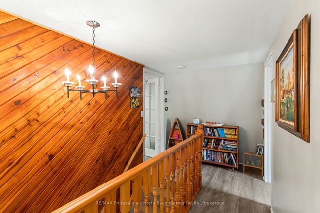 18053 Highway 35, House other with 3 bedrooms, 1 bathrooms and 6 parking in Algonquin Highlands ON | Image 24