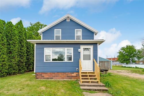 306 7th Ave, Clarence, IA, 52216-7707 | Card Image