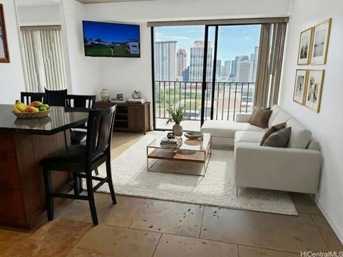 19f-225 Queen St, Honolulu, HI, 96813-4645 | Card Image