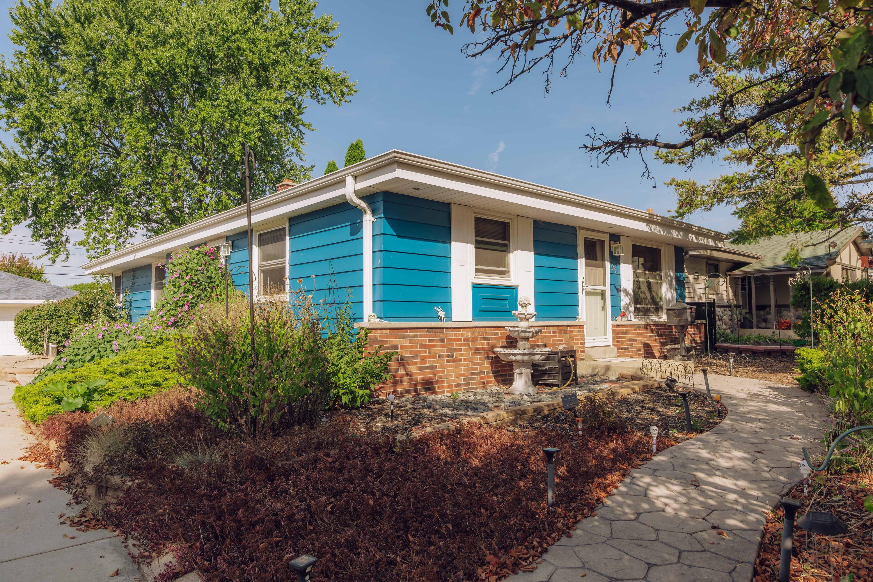 93rd St, Milwaukee, WI 53228