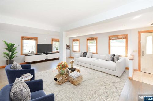 93 Copley Ave, Teaneck, NJ, 07666-4103 | Card Image